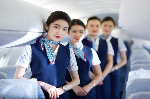 貴州航空學(xué)校的空乘專業(yè)費用多少？