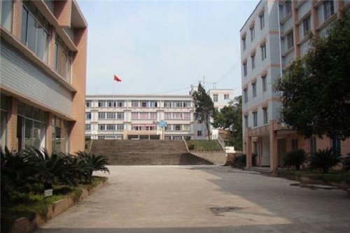 黔東南中等職業(yè)技術(shù)學(xué)校2021年錄取分數(shù)線