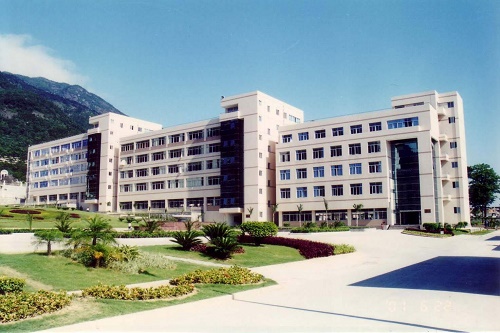 六盤(pán)水宏業(yè)職業(yè)技術(shù)學(xué)校2021年招生電話(huà)是多少