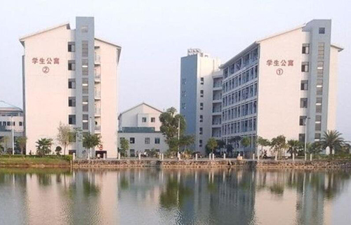 商丘醫(yī)學(xué)高等?？茖W(xué)校2021年招生簡(jiǎn)章