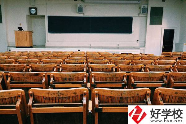 湖南醫(yī)藥中專學(xué)校主要專業(yè)有哪些？就業(yè)優(yōu)勢(shì)有哪些？