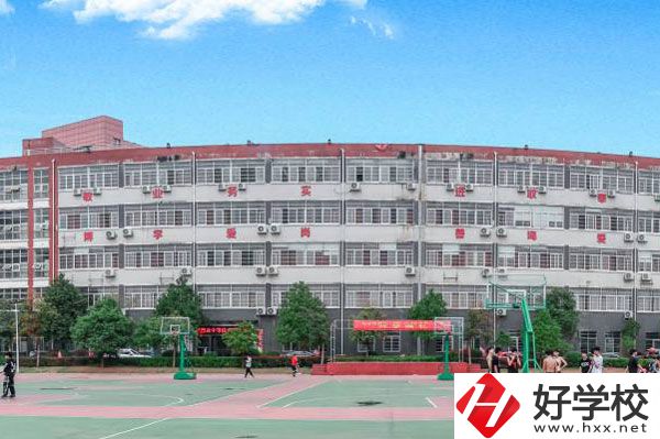 長(zhǎng)沙中部鐵路航空中等職業(yè)學(xué)校怎么樣？專(zhuān)業(yè)有哪些？