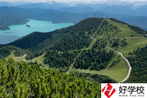 湘潭縣第一職業(yè)中專技術學校有哪些特色專業(yè)？