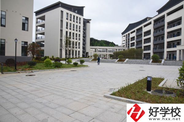 新晃侗族自治縣職業(yè)中等專業(yè)學校好不好？
