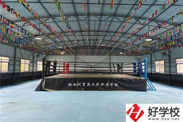 湖南省鳳凰縣有哪些中專？辦學(xué)特色是什么？