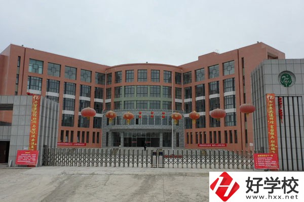 花垣縣職業(yè)高級中學(xué)辦學(xué)條件好不好？有哪些特色？