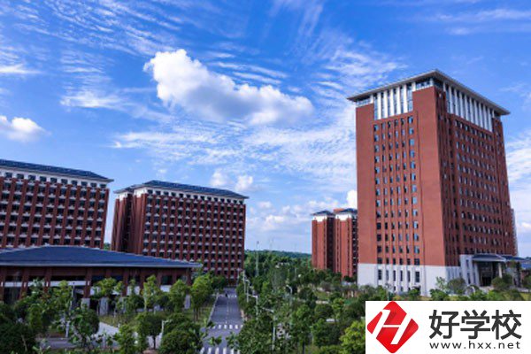 湖南可以學(xué)舞蹈類專業(yè)的職校有哪些？學(xué)費(fèi)貴不貴？