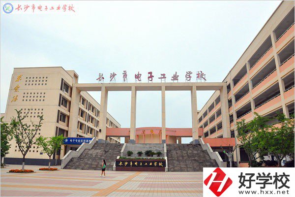 長沙學(xué)費(fèi)便宜的中專有哪些？有什么招生專業(yè)？