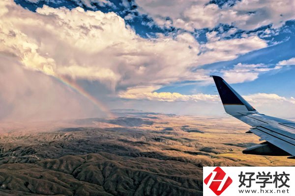 桂東縣職業(yè)教育中心報名要求有哪些？學(xué)費(fèi)貴嗎？