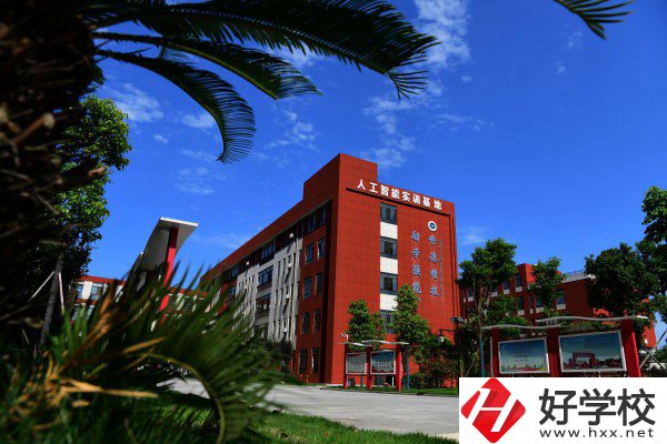岳陽排名靠前的公辦中專有哪些？有什么辦學(xué)優(yōu)勢(shì)？