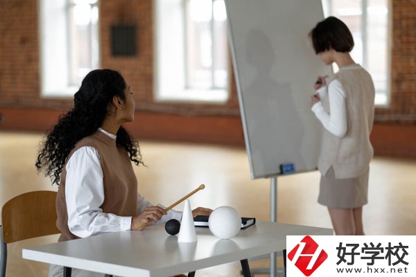 湖南省商業(yè)職業(yè)中等專業(yè)學校怎么樣？宿舍怎么樣？