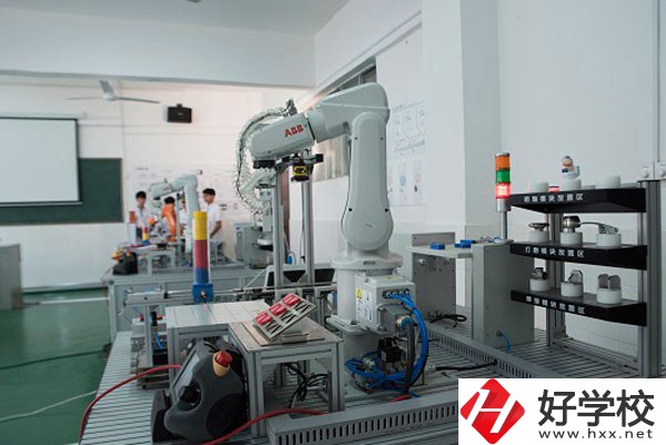 寧遠(yuǎn)縣職業(yè)中專學(xué)校開設(shè)了哪些專業(yè)，有哪些辦學(xué)特色？