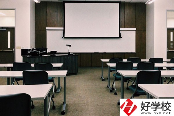 吉首大學師范學院怎么樣？環(huán)境好不好？