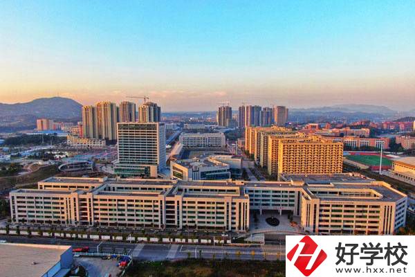 長沙學(xué)外語讀什么職校好？有什么辦學(xué)優(yōu)勢？
