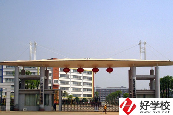 長沙市賀龍?bào)w育運(yùn)動學(xué)校有哪些招生專業(yè)？
