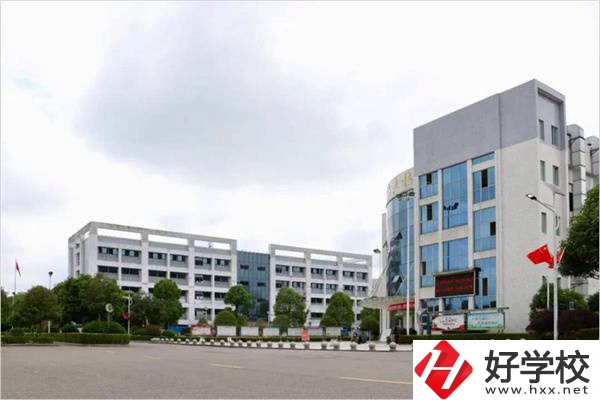 長(zhǎng)沙有幾所省重點(diǎn)技?？梢赃x擇？辦學(xué)條件好嗎？