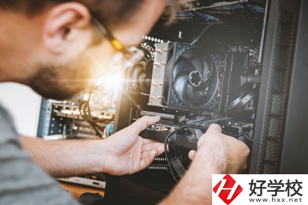 懷化市商貿(mào)經(jīng)濟(jì)管理學(xué)校有什么特色？專業(yè)有哪些？