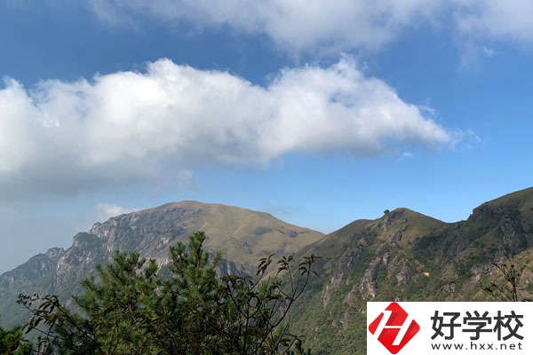 衡陽市信息網(wǎng)絡(luò)工程學(xué)校招生收費標(biāo)準(zhǔn)是什么？