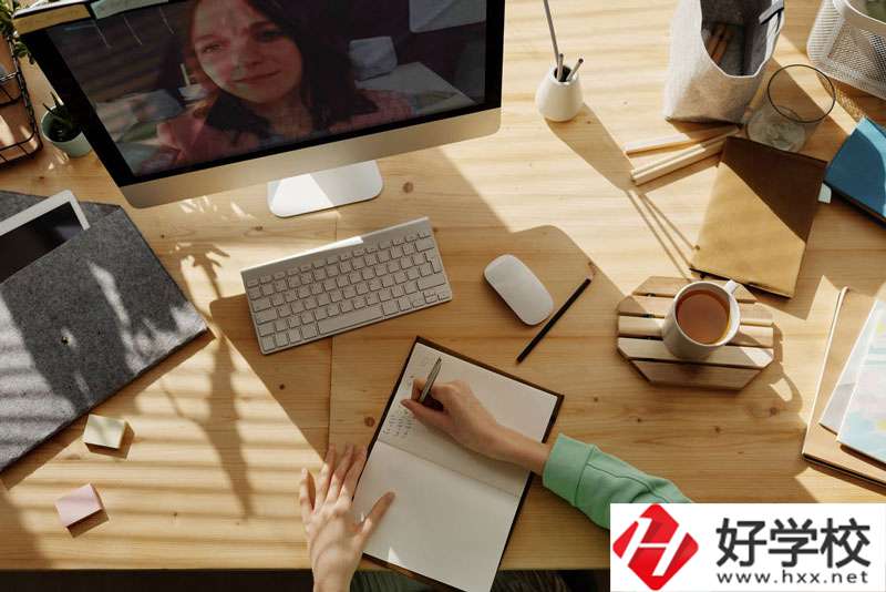 新化縣楚怡工業(yè)學(xué)校是職高嗎？怎么樣？