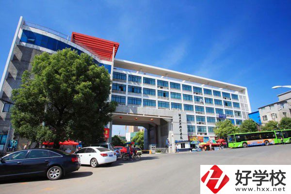 長沙辦學(xué)規(guī)模最大的職校是哪一所？有什么招生專業(yè)？