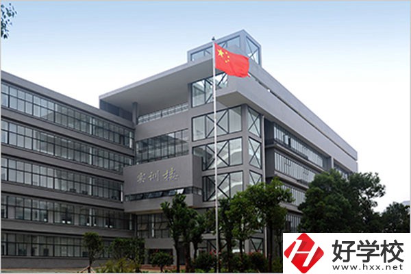 湘潭鋼鐵集團(tuán)職業(yè)中專學(xué)校有哪些辦學(xué)優(yōu)勢？
