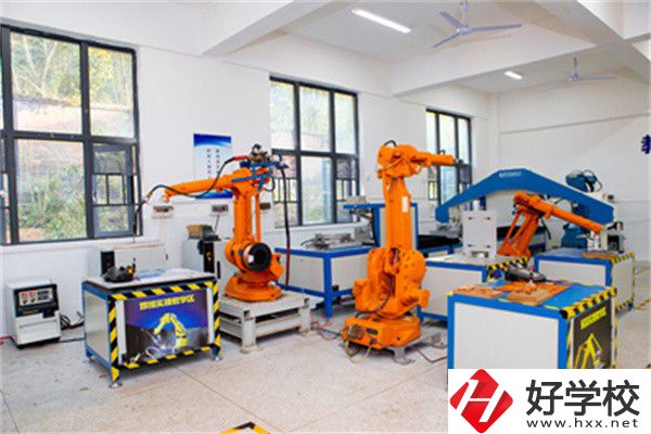 邵陽市機電職業(yè)技術學校有哪些助學政策？
