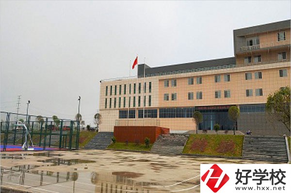 婁底市環(huán)宇中等職業(yè)技術(shù)學(xué)校有哪些辦學(xué)特色？