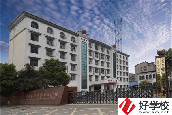 益陽有哪些計算機職校？專業(yè)就業(yè)前景怎么樣？