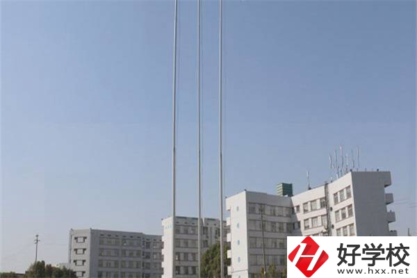 湖南有學(xué)煙花爆竹專(zhuān)業(yè)的職校嗎？這個(gè)專(zhuān)業(yè)怎么樣？