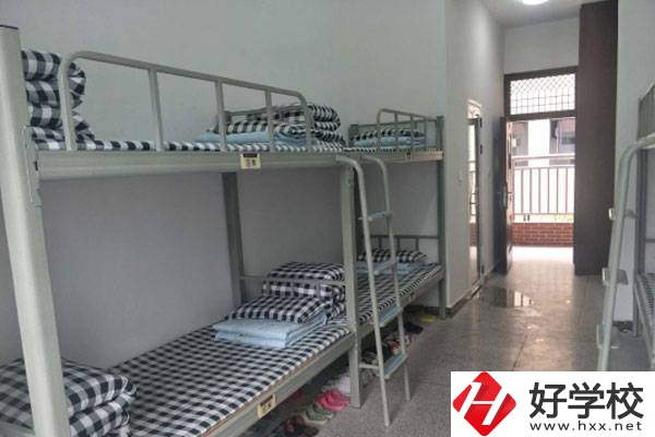 安化縣職業(yè)中專學(xué)?？梢詫W(xué)茶嗎?學(xué)費(fèi)貴嗎?