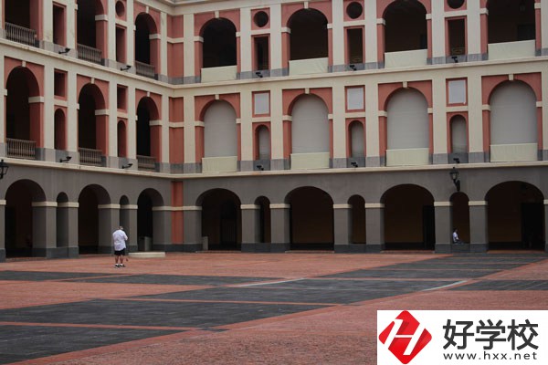 宜章縣中等職業(yè)技術(shù)學(xué)校好不好？讀了有出息嗎？