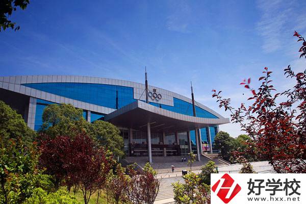 湖南獵鷹技工學(xué)校的辦學(xué)條件怎么樣？