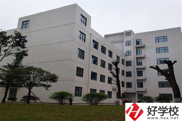 往屆生可以在湖南讀公辦中職嗎？有哪些學(xué)校可以推薦？
