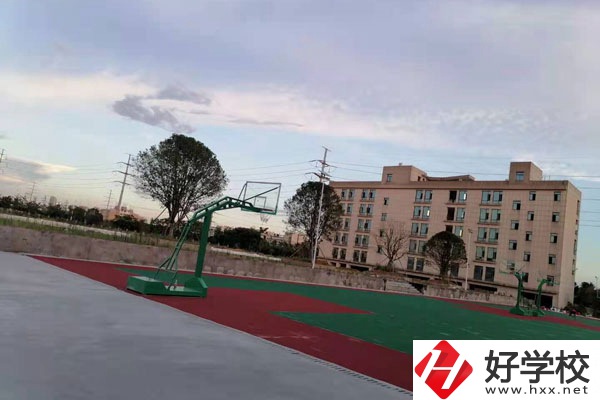 湘潭計算機技術(shù)學校是技校嗎？有什么專業(yè)？