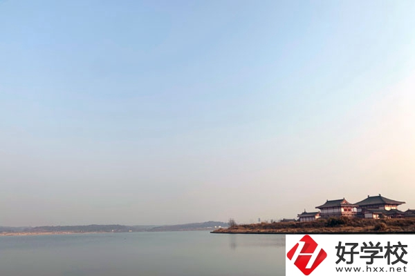 張家界汽修技校實(shí)力如何？學(xué)校生活環(huán)境怎么樣？