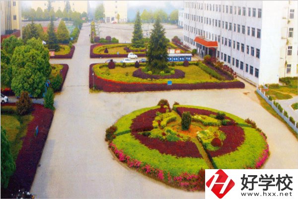 懷化職業(yè)技術(shù)學(xué)院怎么樣？有中職部嗎？