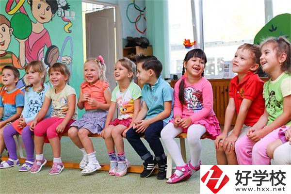 在湖南想當(dāng)老師可以學(xué)哪些專業(yè)？需要考證嗎？