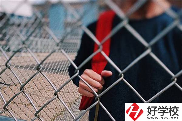 在湖南讀高中和讀職高有什么不同？職高生有什么優(yōu)勢？
