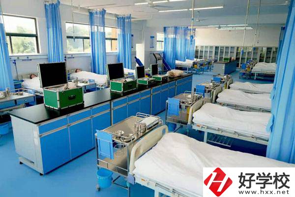 湖南醫(yī)藥職業(yè)中專開設了哪些特色專業(yè)？