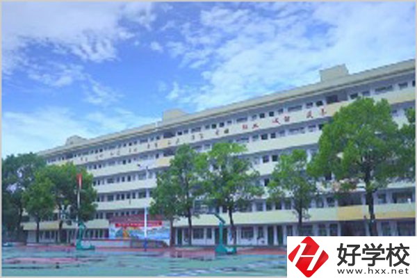 郴州綜合職業(yè)中專是公辦的嗎？學費貴嗎？