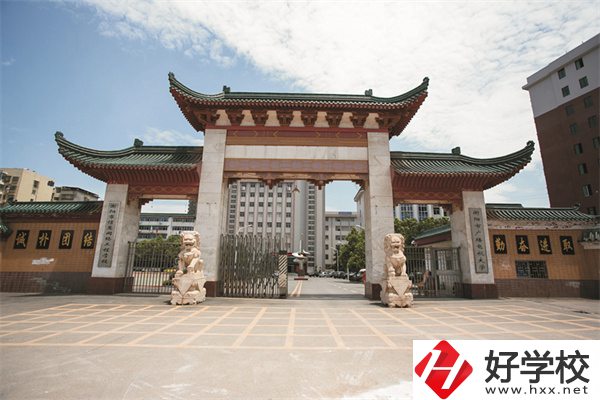 衡陽市信息網(wǎng)絡(luò)工程學(xué)校是公辦還是民辦？學(xué)費是多少？