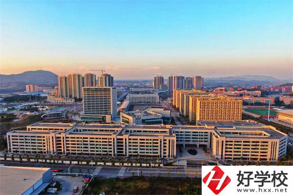 在湖南學(xué)外語可以讀什么職校？最新招生要求是什么？