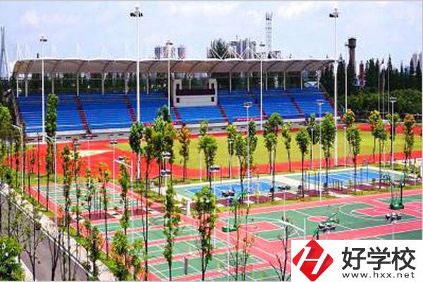 常德技師學(xué)院運動場