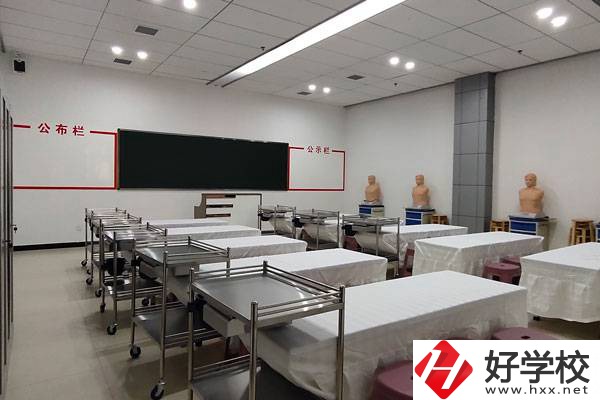 婁底有衛(wèi)校嗎？可以學(xué)什么專(zhuān)業(yè)？