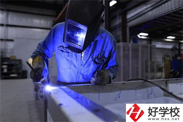 郴州有學(xué)電焊專業(yè)的學(xué)校嗎？就業(yè)薪資高嗎？