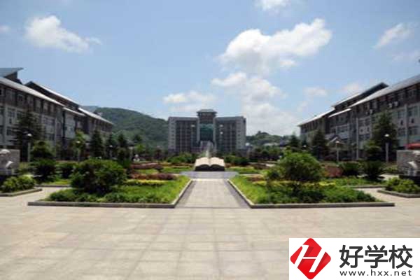 湘西州經(jīng)濟貿(mào)易學校開設了哪些專業(yè)？學費是多少？