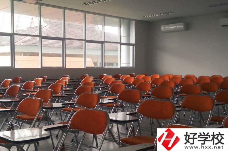 岳陽(yáng)富岳科技職業(yè)學(xué)校怎么樣？環(huán)境如何？