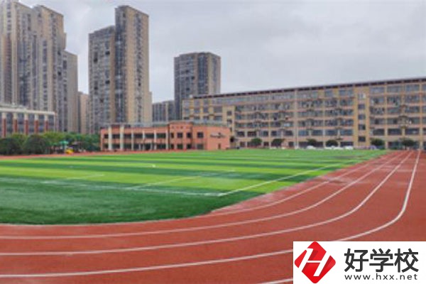 長沙市經(jīng)開中等職業(yè)技術(shù)學(xué)校收費(fèi)標(biāo)準(zhǔn)怎么樣？