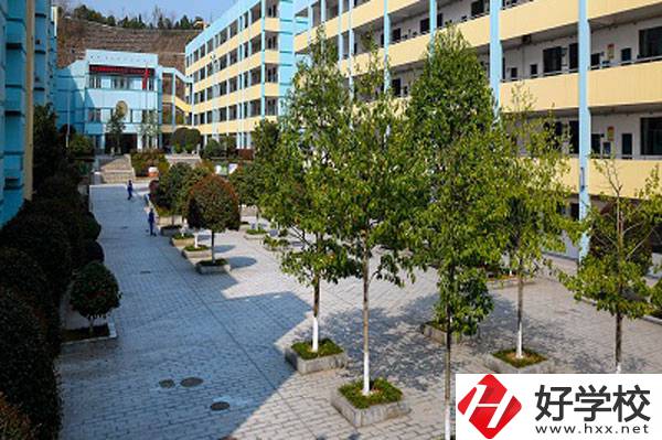 在長沙財經(jīng)學(xué)校學(xué)會計(jì)事務(wù)專業(yè)怎么樣？