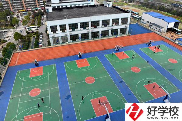 長沙財經學校有什么優(yōu)勢?高一可以轉該校嗎?